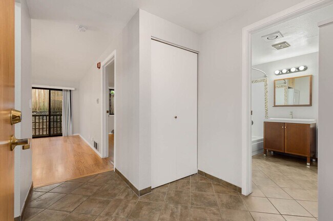 Foto del edificio - 710 N 160th St