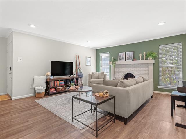 Building Photo - 7731 Meadow Park Dr
