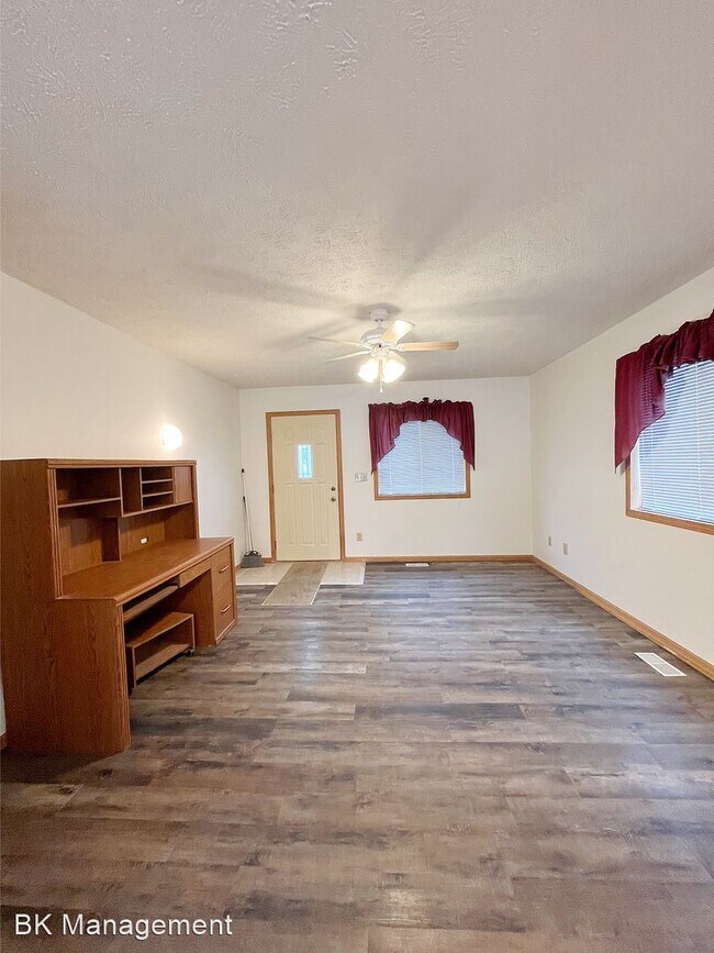 Building Photo - 2 br, 1 bath House - 802 Orchard Avenue