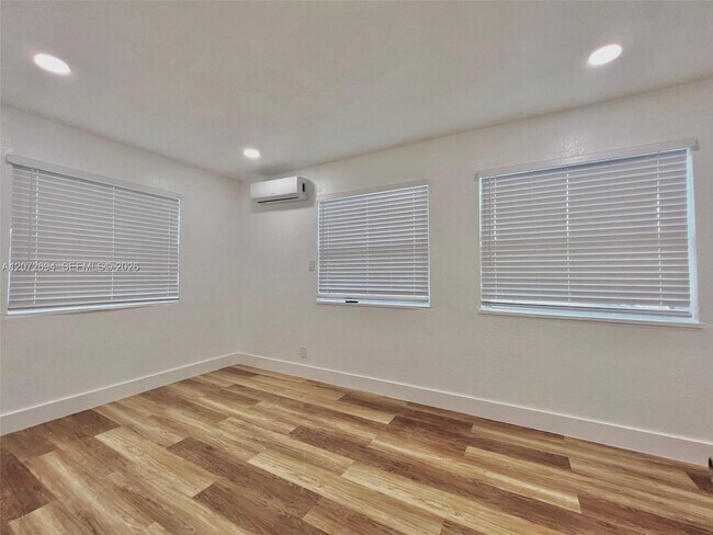 Foto del edificio - 12906 NE 6th Ave