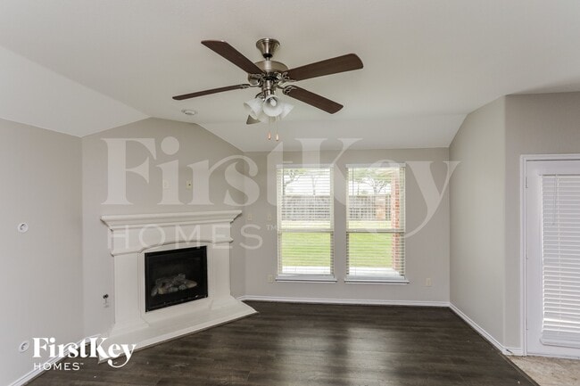 Building Photo - 1001 White Porch Ave