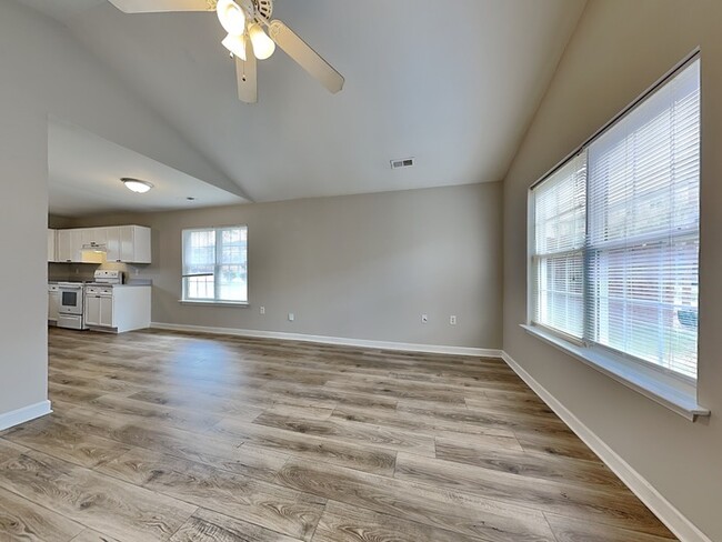 Building Photo - 1303 Braveheart Ln