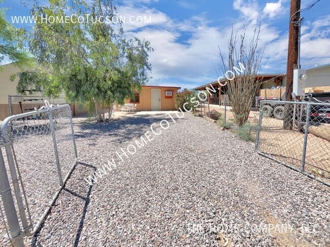 Building Photo - 2802 W Bilby Rd