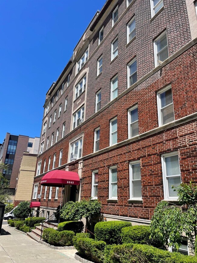 Building Photo - 6045 JFK Blvd E