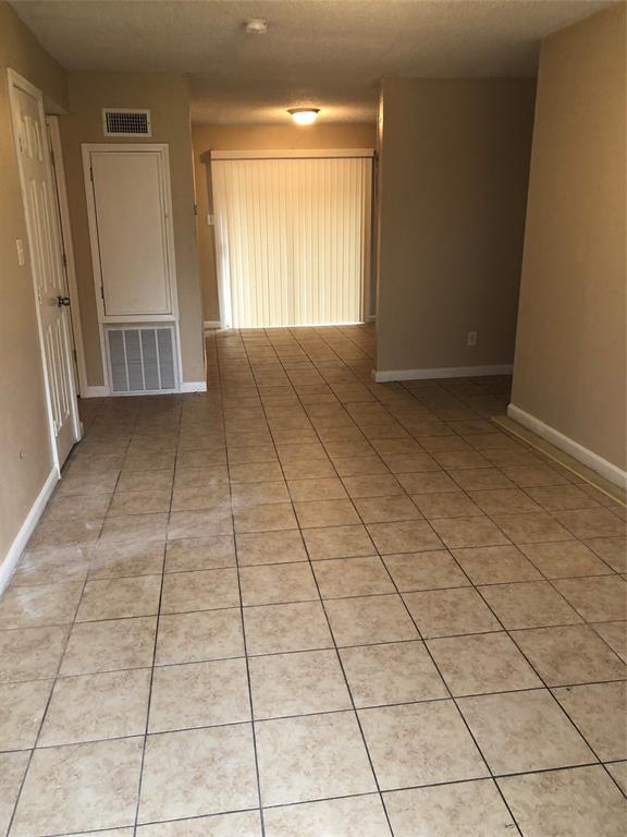 Foto del edificio - 709 Barren Springs Dr