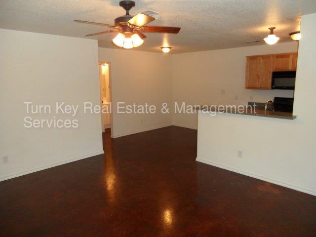 Foto del edificio - 8106 Doreen Ave