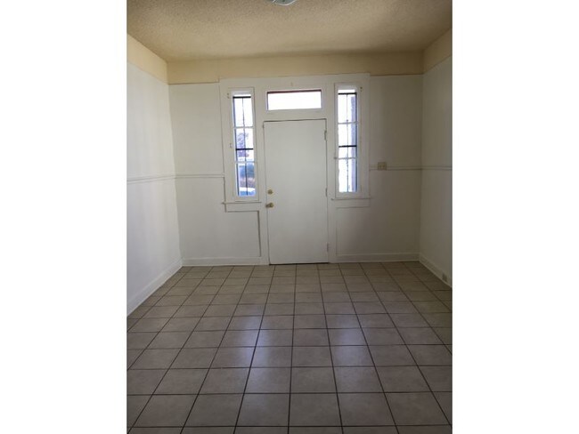 Building Photo - 4523 Baudin St