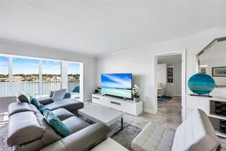 Building Photo - 2750 Gulf Shore Blvd N