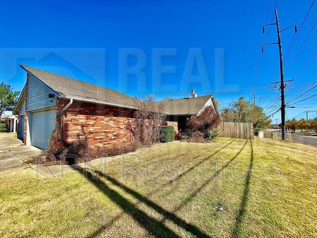Building Photo - 10900 Greystone Ave
