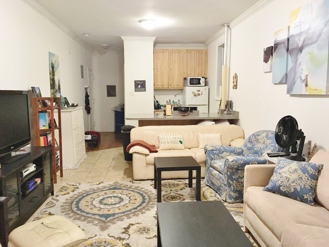 Foto del edificio - 315 E 5th St