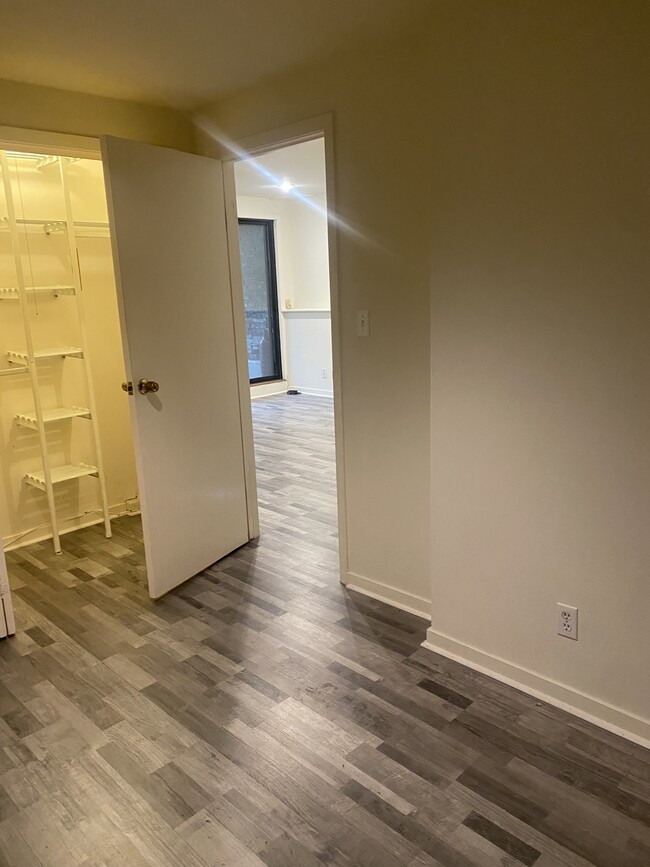 Foto del edificio - 2233 N Point St
