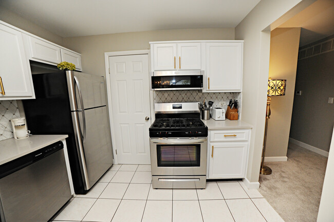 Foto del edificio - 292 Middlebury Ct