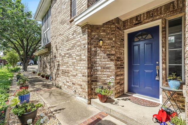 Foto del edificio - 1426 Harmony Ln