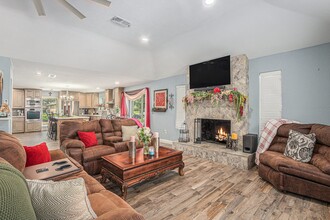 Building Photo - 5118 Whittier Oaks Dr