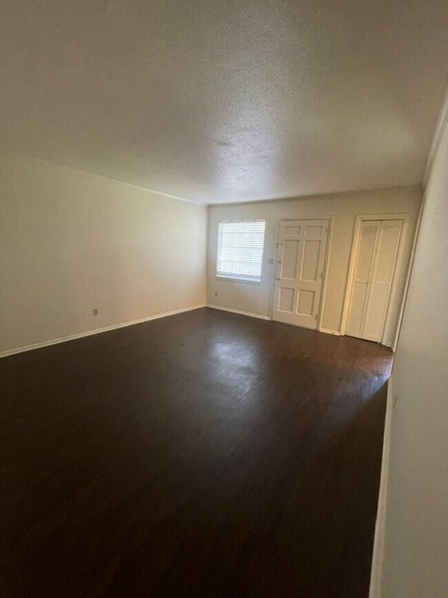 Foto del edificio - Perfect One Bedroom by Silas Creek