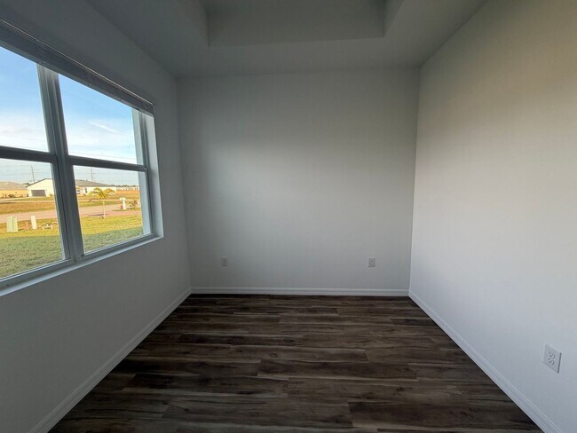 Foto del edificio - 18418 Wintergarden Ave