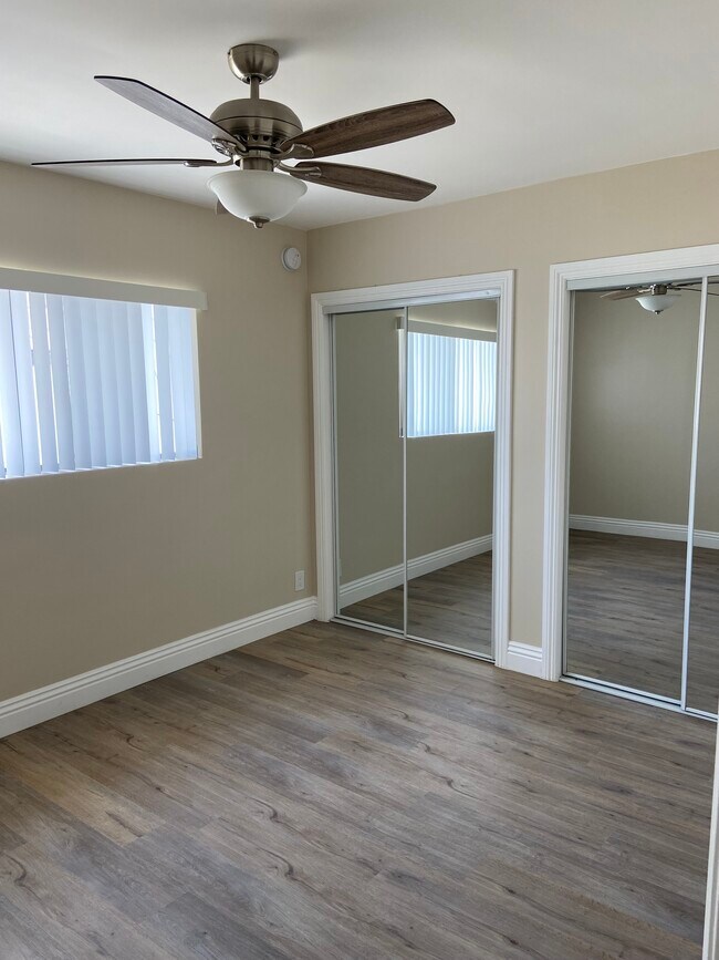 Foto del edificio - 6836 Radford Ave