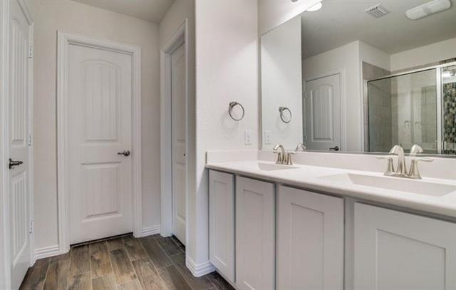 Foto del edificio - 417 Brook View Ct