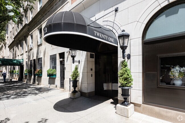 Entrance - 1380 Madison Ave