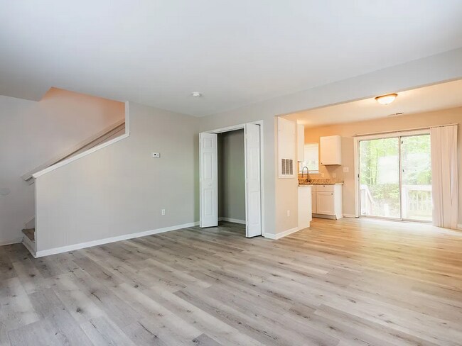 Foto del edificio - 600-635 Hilltop Dr