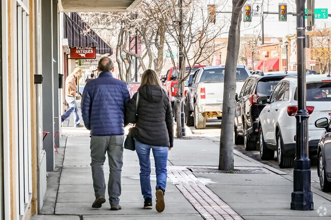 Take an afternoon stroll and window shop in downtown Nampa.