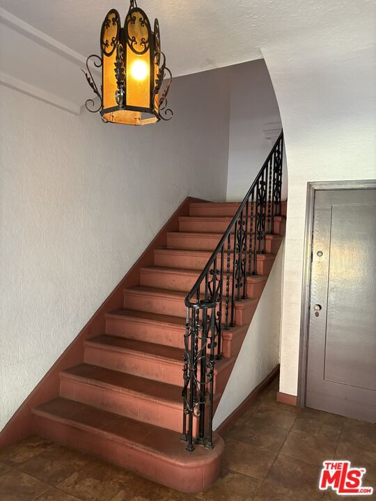 Foto del edificio - 351 N Gardner St