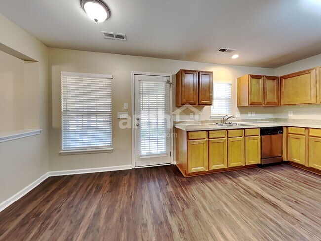 Building Photo - 213 Pine Hall Dr