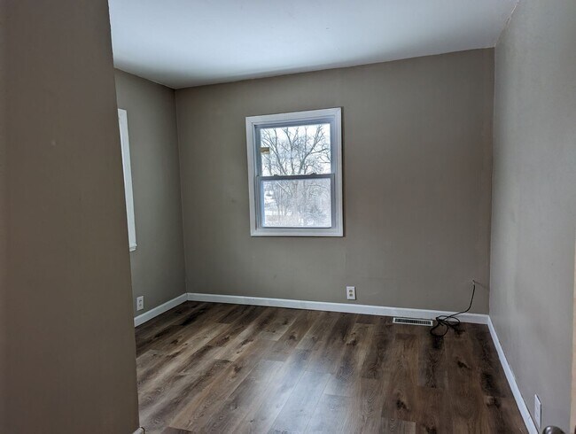 Building Photo - 3 Bedroom house in Sugar Creek