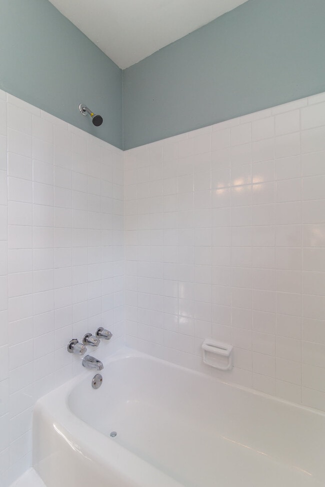 Building Photo - 268 McGavock Pike