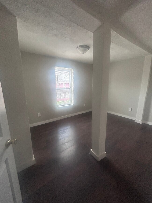 Foto del edificio - 2163 E 84th St