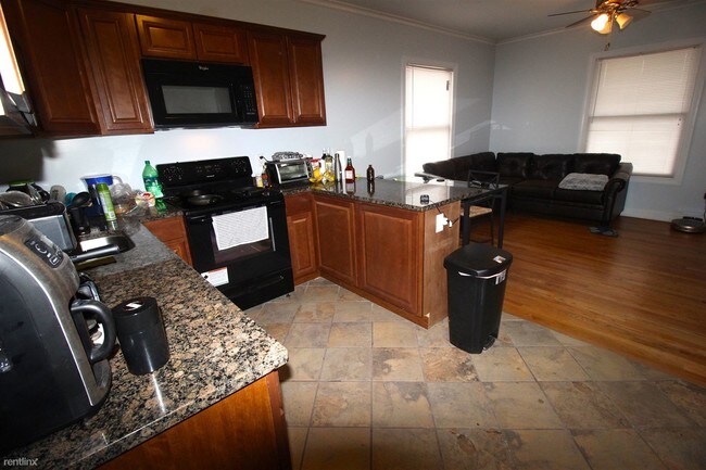 Building Photo - 2 br, 2 bath Apartment - 726 S Main St # 1 #1