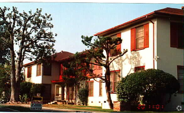 Building Photo - 209-211 S Almansor St