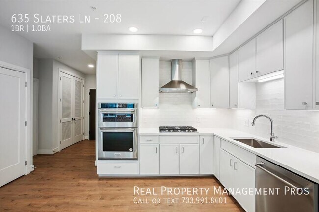 Building Photo - RARELY AVAILALE LARGEST 1 BD+DEN + 2 GARAG...
