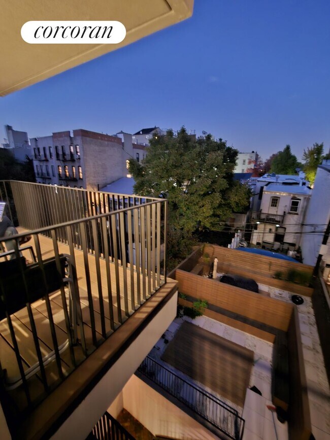 Building Photo - 241 16th St