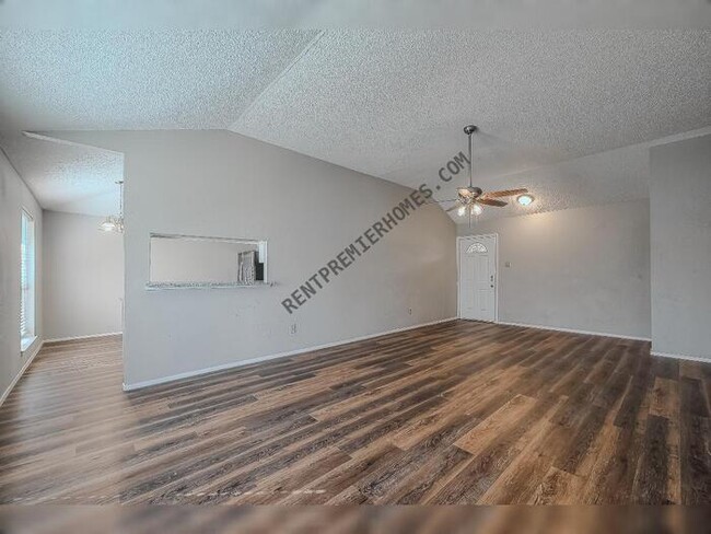Building Photo - 5210 Russelville Rd