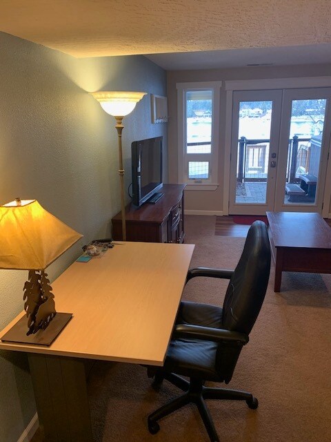 Fotografía del edificio - 9679 W George Ln