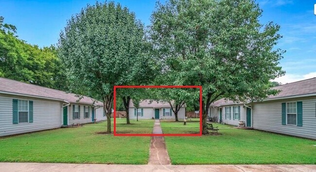 Unit outlined in red - 605 College St