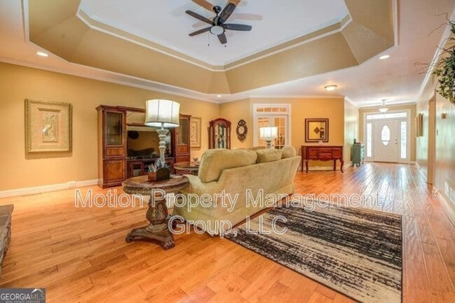 Building Photo - 682 E Mourning Dove Ct