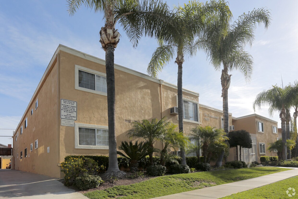 Foto del edificio - Tradewinds Apartments