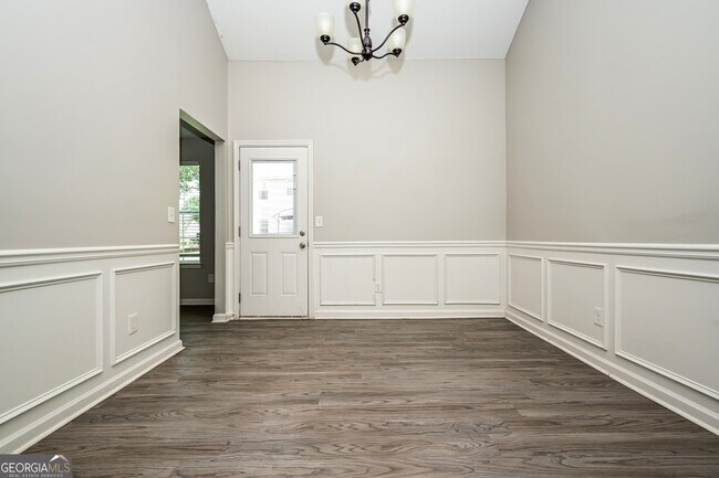 Foto del edificio - 987 Brisley Cir