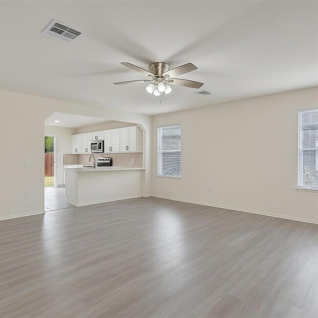 Foto del edificio - 7432 Cayenne Ln