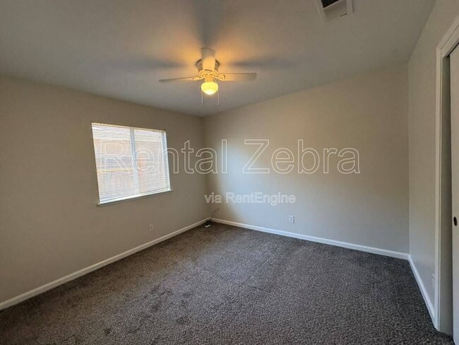Building Photo - 2862 La Cresenta Ave