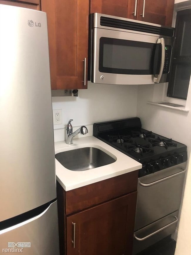 Building Photo - Studio, 1 bath Apartment - 525 E 85th St