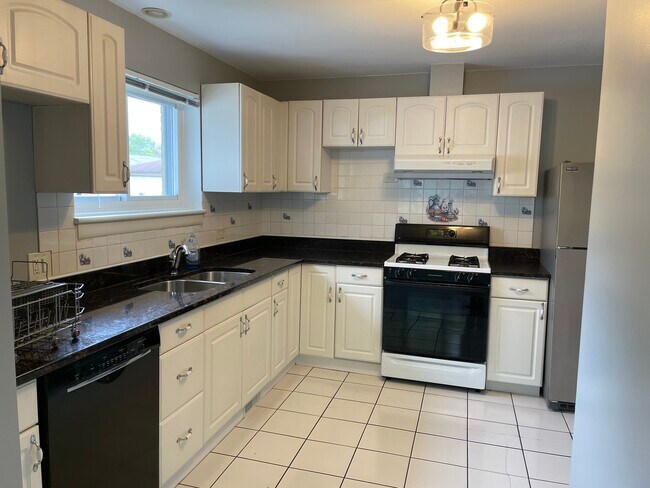 Foto del edificio - 8603 Central Park Ave