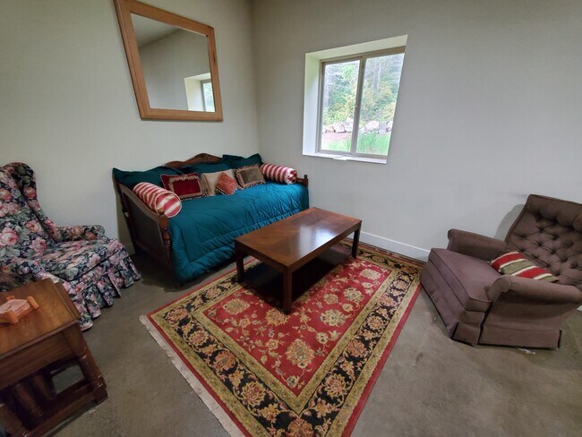 Room 1 living area - 83 Octopus Ct