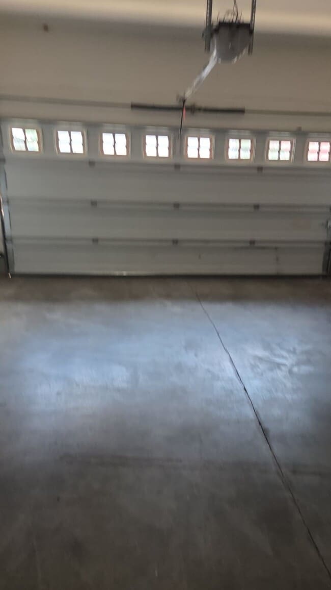 Building Photo - 1164 SE Tamango St
