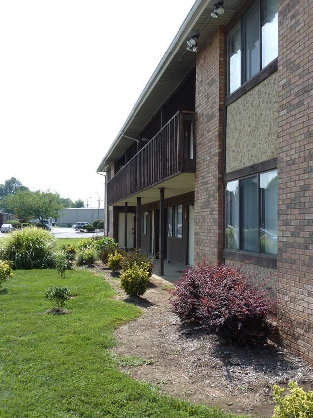 2601 West Blvd Unit 4, Belleville, IL 62221 Apartments in Belleville, IL