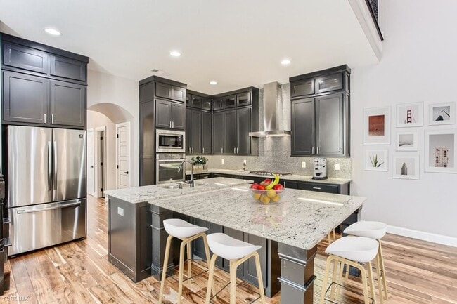Building Photo - 5 br, 3 bath House - 1925 Euclid Avenue El...