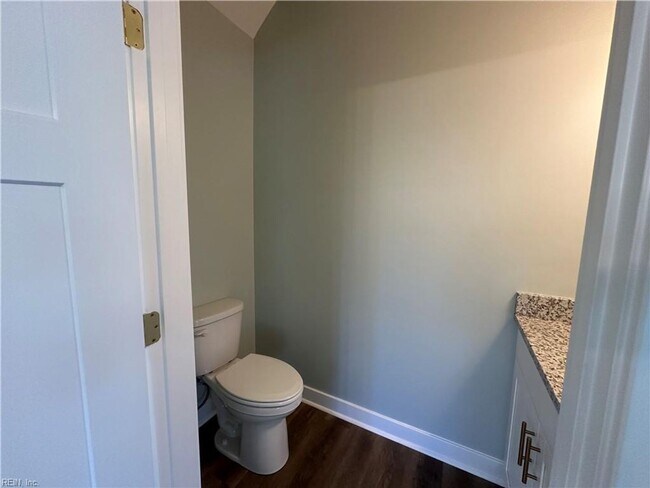 Foto del edificio - Stunning New Construction in Norview!