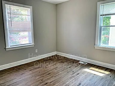 Building Photo - 1000 S 39th St